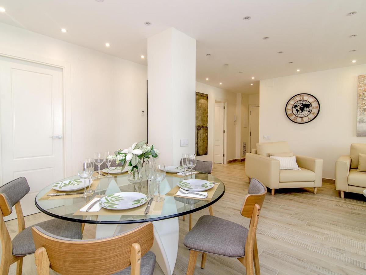 Sitges Spaces Oasis Suites- 4 Bedroom, 4 Ensuite Bathrooms, Terrace, Pool, Sitges Centre المظهر الخارجي الصورة