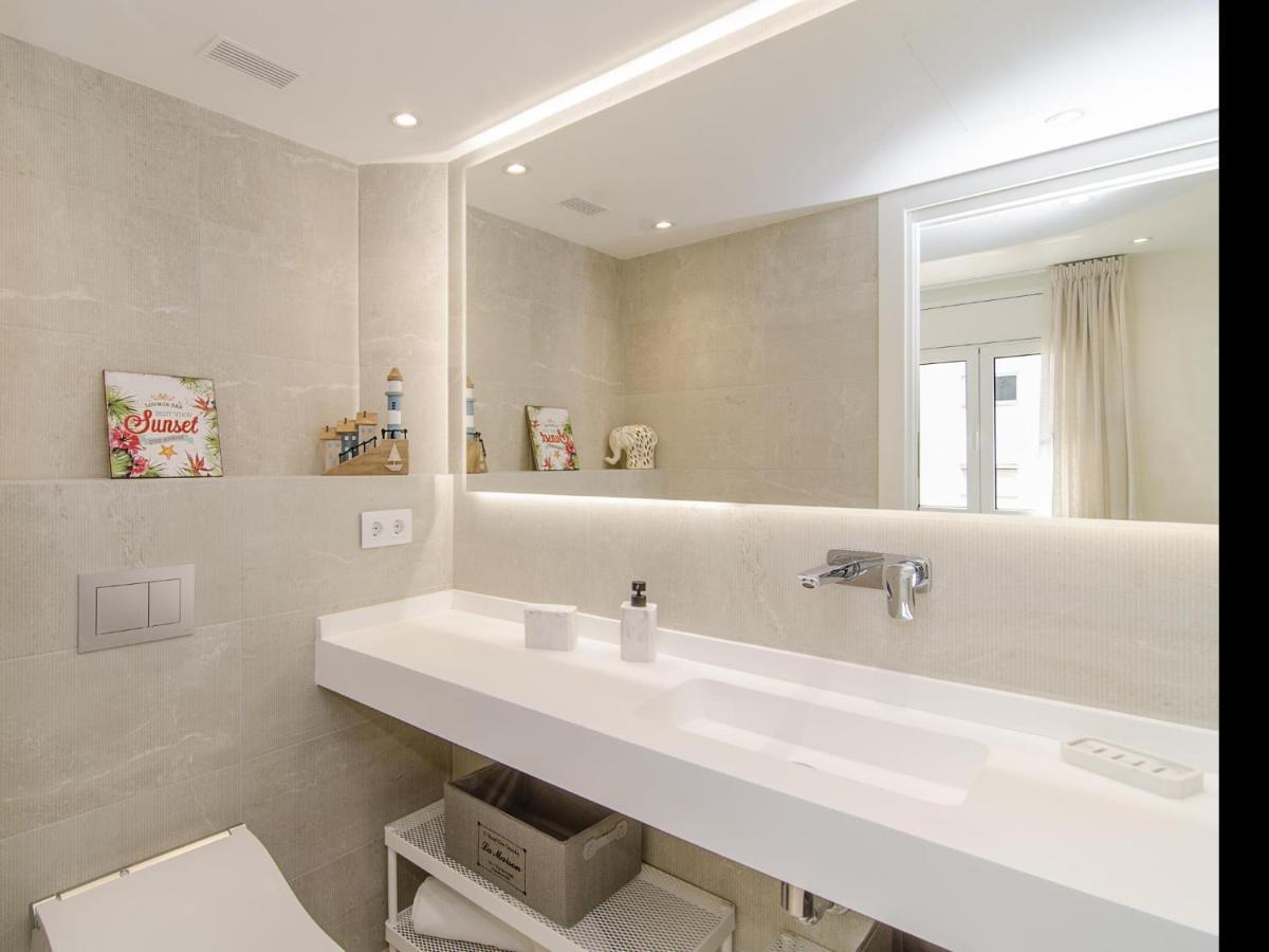 Sitges Spaces Oasis Suites- 4 Bedroom, 4 Ensuite Bathrooms, Terrace, Pool, Sitges Centre المظهر الخارجي الصورة