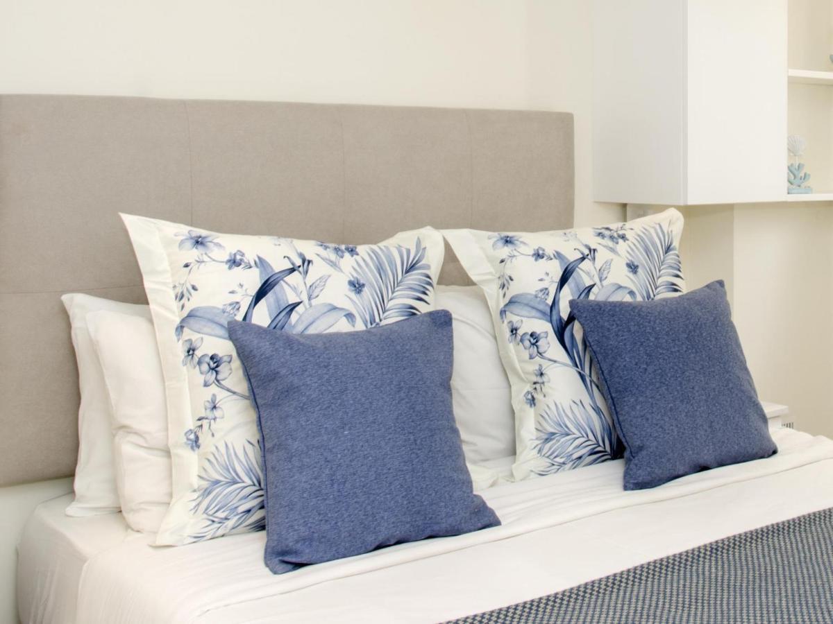 Sitges Spaces Oasis Suites- 4 Bedroom, 4 Ensuite Bathrooms, Terrace, Pool, Sitges Centre المظهر الخارجي الصورة