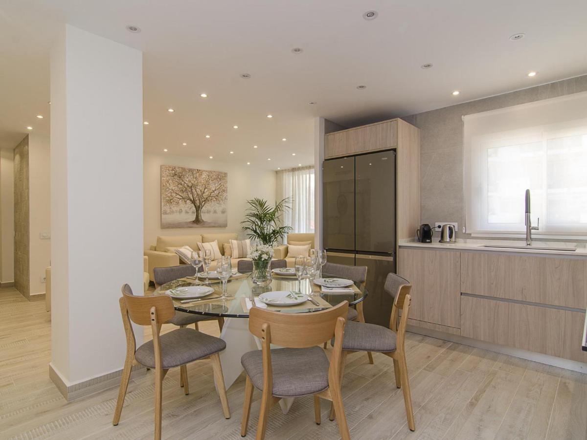 Sitges Spaces Oasis Suites- 4 Bedroom, 4 Ensuite Bathrooms, Terrace, Pool, Sitges Centre المظهر الخارجي الصورة