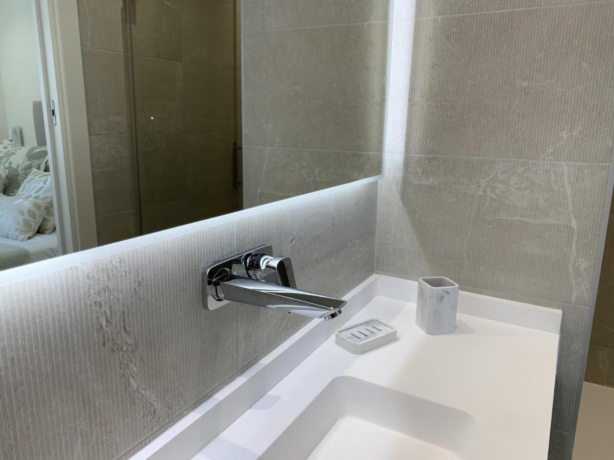 Sitges Spaces Oasis Suites- 4 Bedroom, 4 Ensuite Bathrooms, Terrace, Pool, Sitges Centre المظهر الخارجي الصورة