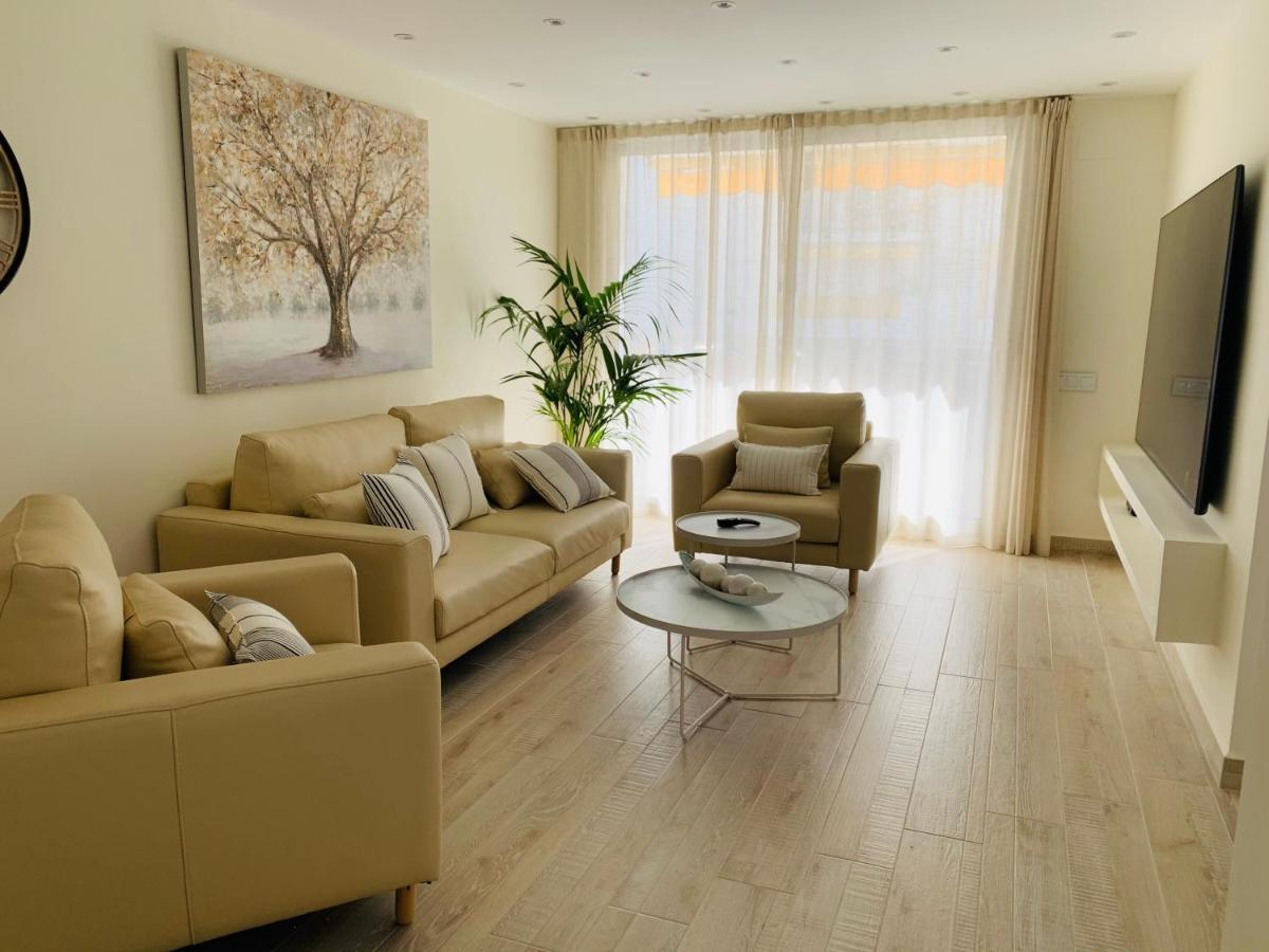 Sitges Spaces Oasis Suites- 4 Bedroom, 4 Ensuite Bathrooms, Terrace, Pool, Sitges Centre المظهر الخارجي الصورة