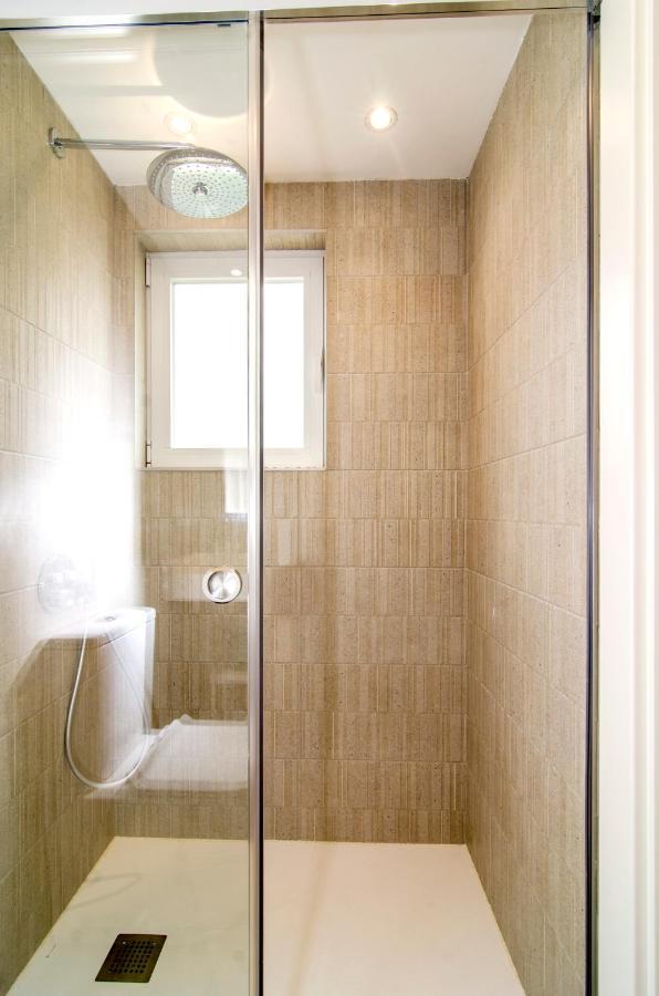 Sitges Spaces Oasis Suites- 4 Bedroom, 4 Ensuite Bathrooms, Terrace, Pool, Sitges Centre المظهر الخارجي الصورة