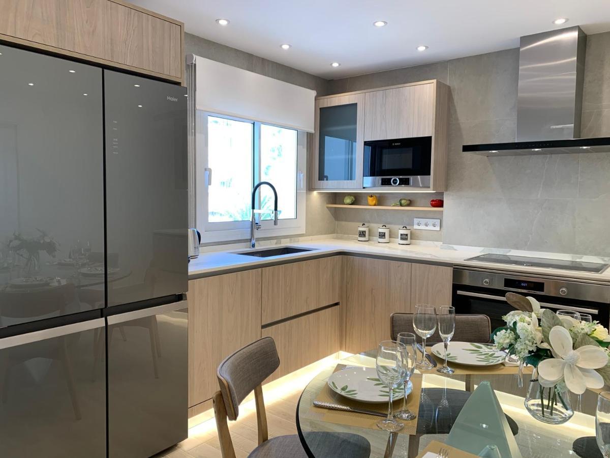 Sitges Spaces Oasis Suites- 4 Bedroom, 4 Ensuite Bathrooms, Terrace, Pool, Sitges Centre المظهر الخارجي الصورة