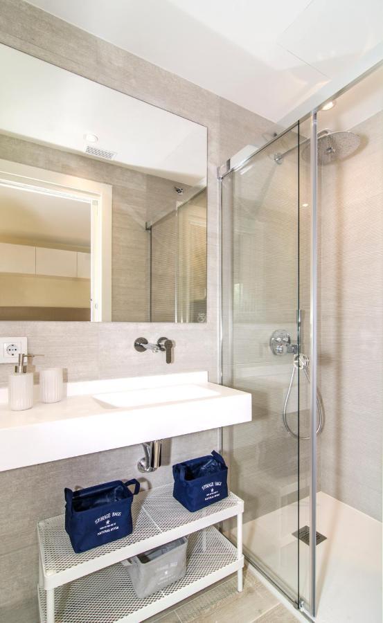 Sitges Spaces Oasis Suites- 4 Bedroom, 4 Ensuite Bathrooms, Terrace, Pool, Sitges Centre المظهر الخارجي الصورة