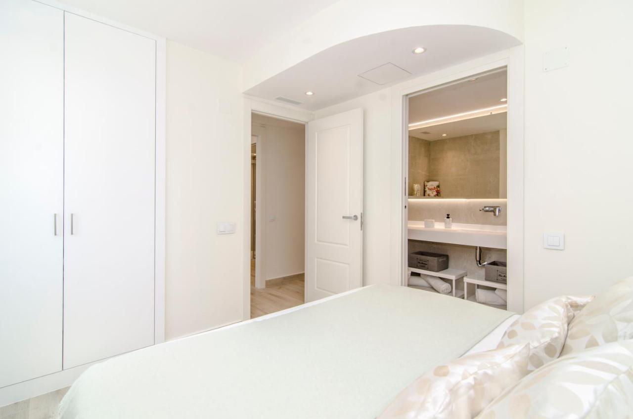 Sitges Spaces Oasis Suites- 4 Bedroom, 4 Ensuite Bathrooms, Terrace, Pool, Sitges Centre المظهر الخارجي الصورة